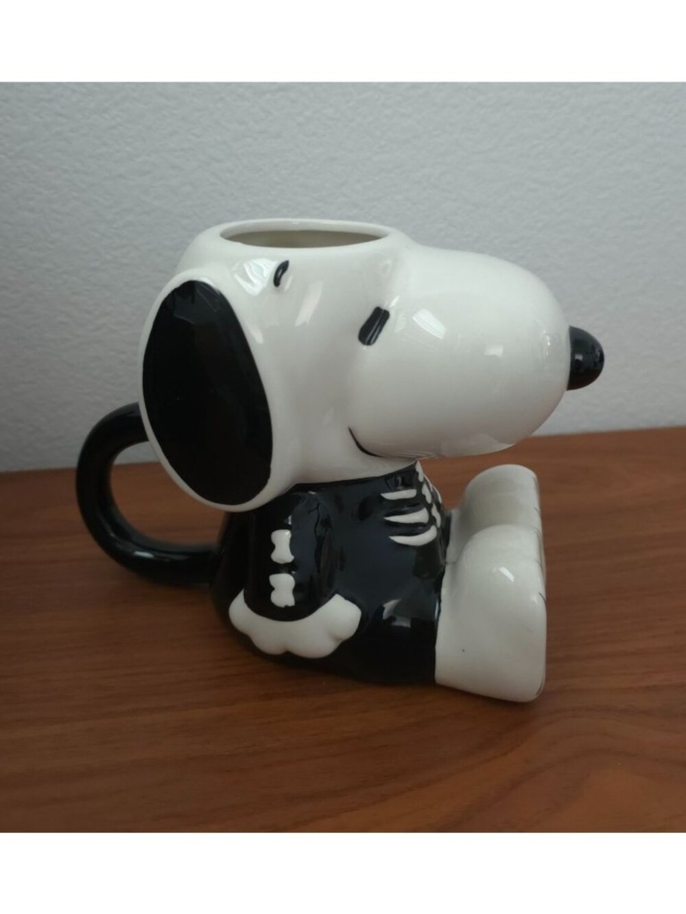 Peanuts SNOOPY Skeleton Hand Painted Ceramic 20oz Mug Collectible by Zrike - Picture 3 of 6
